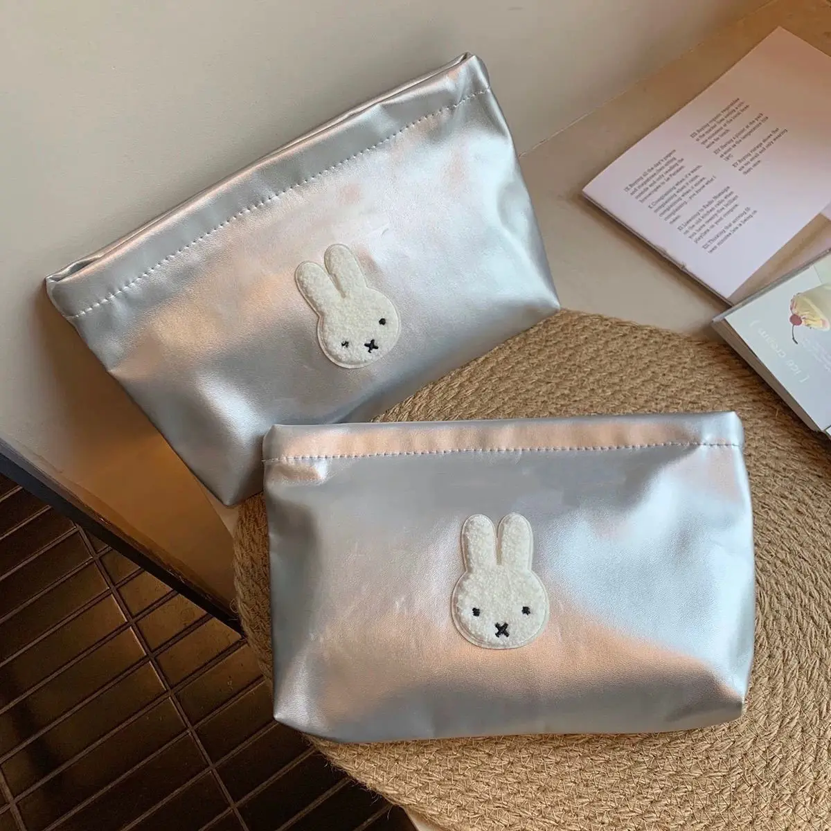Women'S Xl Bags - 漫画のイメージミッフィーメイクアップバッグポータブル大容量トイレタリーバッグ創造性外出整理女性ジッパー収納バッグ