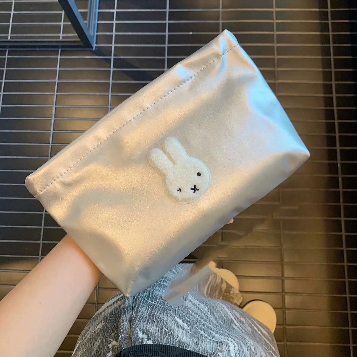 漫画のイメージミッフィーメイクアップバッグポータブル大容量ト - Women'S Xl Bags のレビューと価格