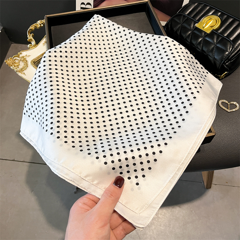 女性のための豪華なシルクのスカーフ,春と夏のための花の装飾が - Women Bags Online のレビューと価格