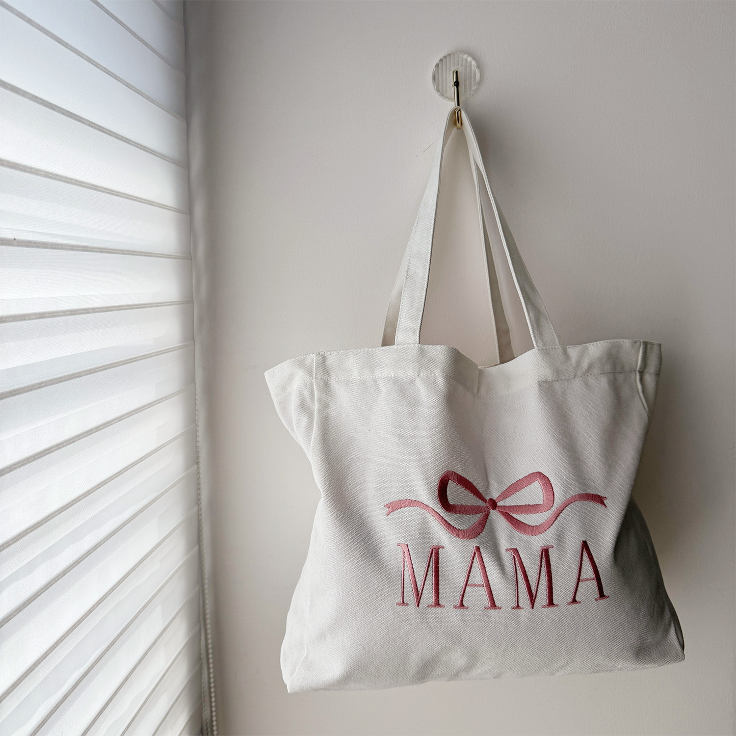 ママとリボンのレタリングが刺繍されたKpopキャンバストート - Women Bags Ck のレビューと価格